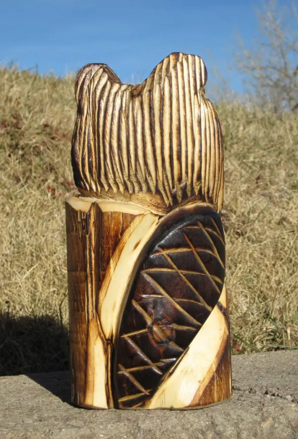 10" Carved Wood Beaver in Stump-Tail Out - Image 2